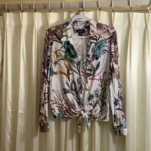 Karen Kane XL floral tie front blouse.